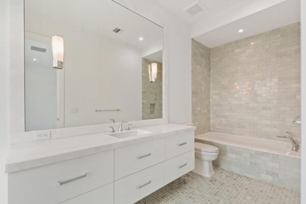7677-Stonehaven-Ln-Boca-Raton-print-045-25-Bathroom-4200x2800-300dpi